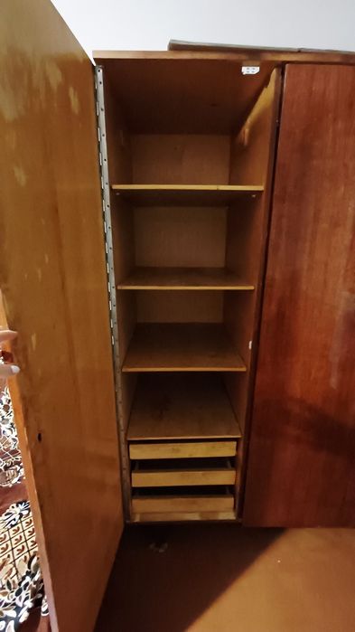 Терміново!!Віддам безкоштовно шкаф.