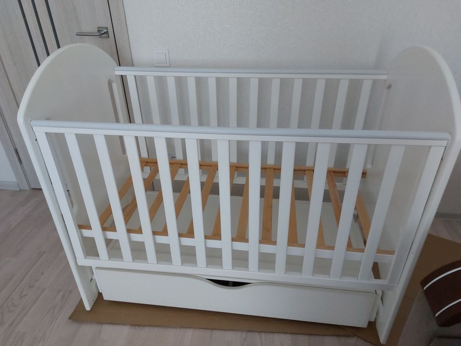 Продаю дитяче ліжечко і матрас"Верес'.д