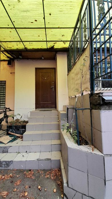 Срочно продам 1 комнатную квартиру в Центре города.  70 кв. м Газ.