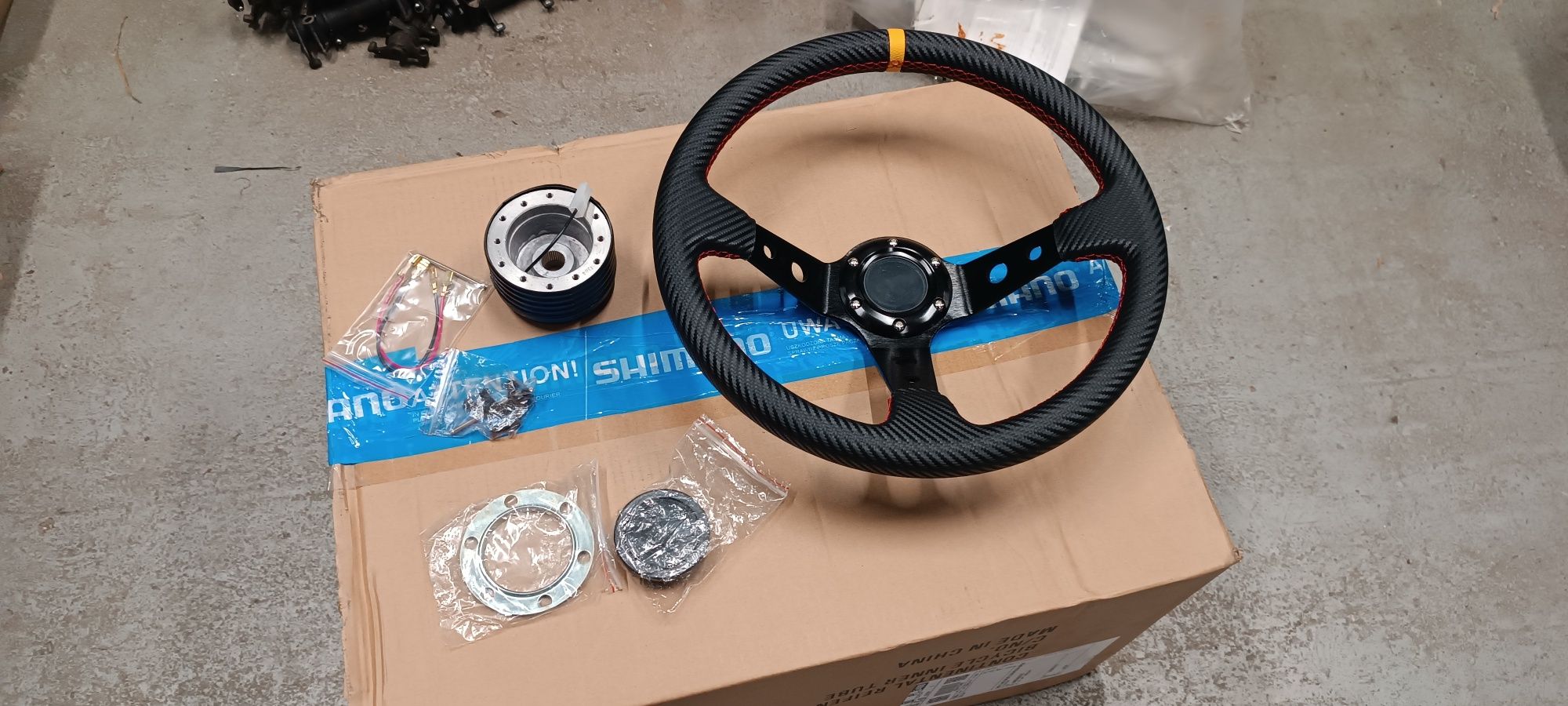 Fiat 126p kierownica sportowa + naba + przycisk klaksonu nowe