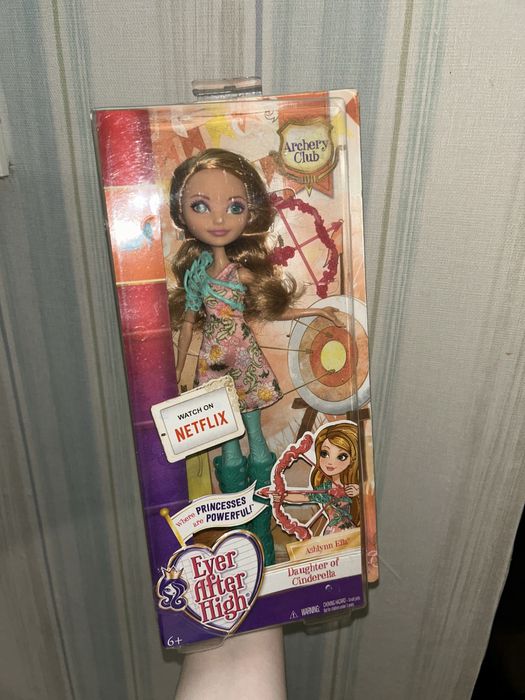 Лялька евер афтер хай запакована