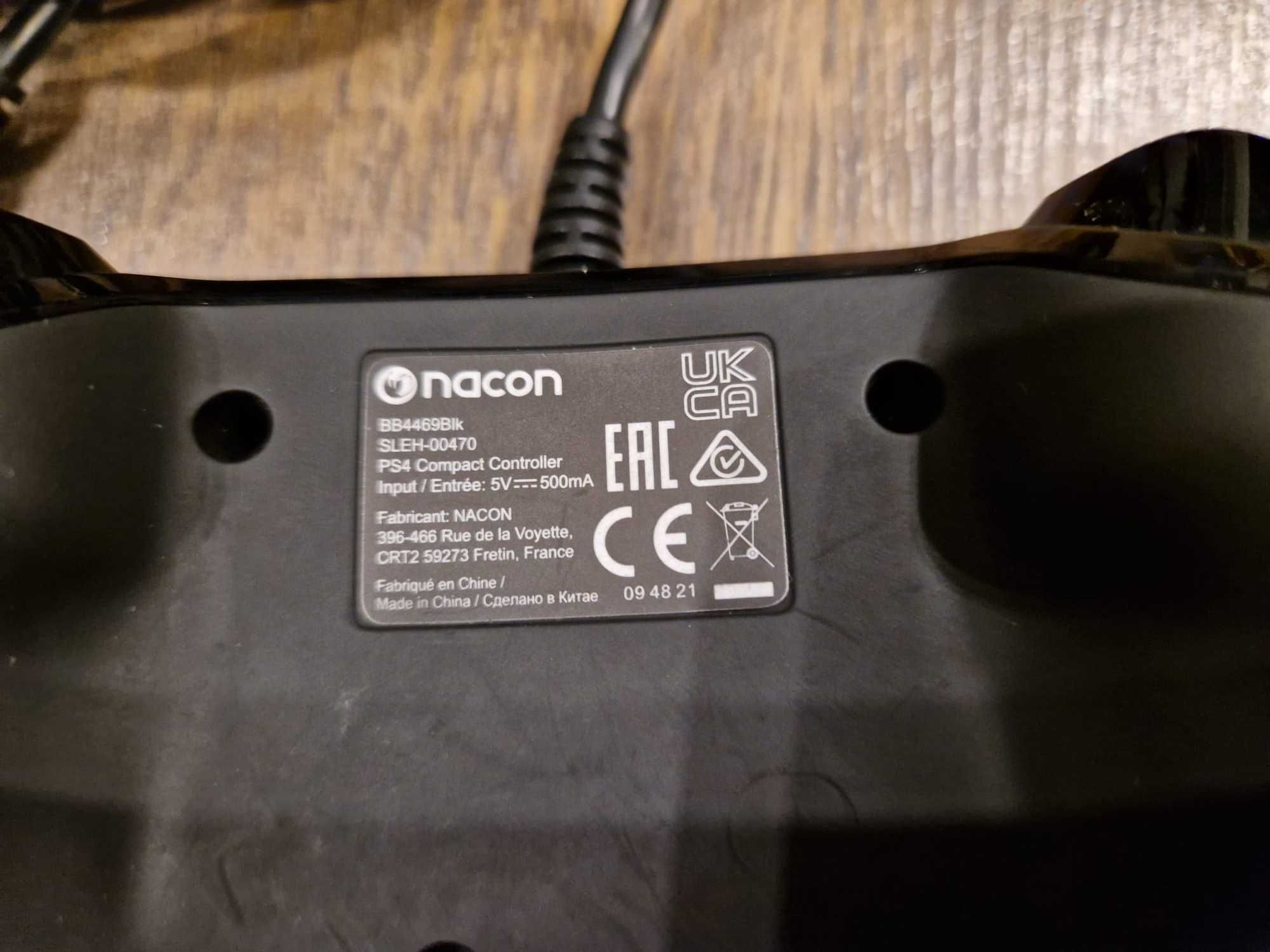 Czarny pad Nacon Wired Compact Controller – do PS4 i PC