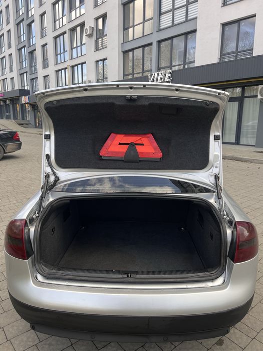 Продам Audi A6C5 2000р