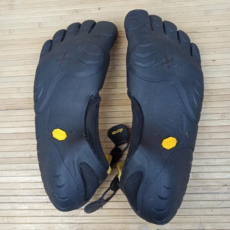 Коралки, капці Vibram Fivefingers Розмір 42 (26,5 см.)