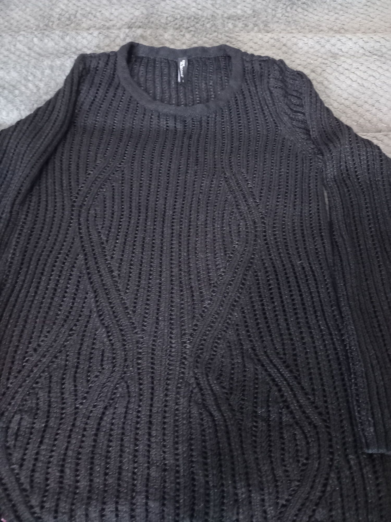 Sweter czarny  rozmiar L