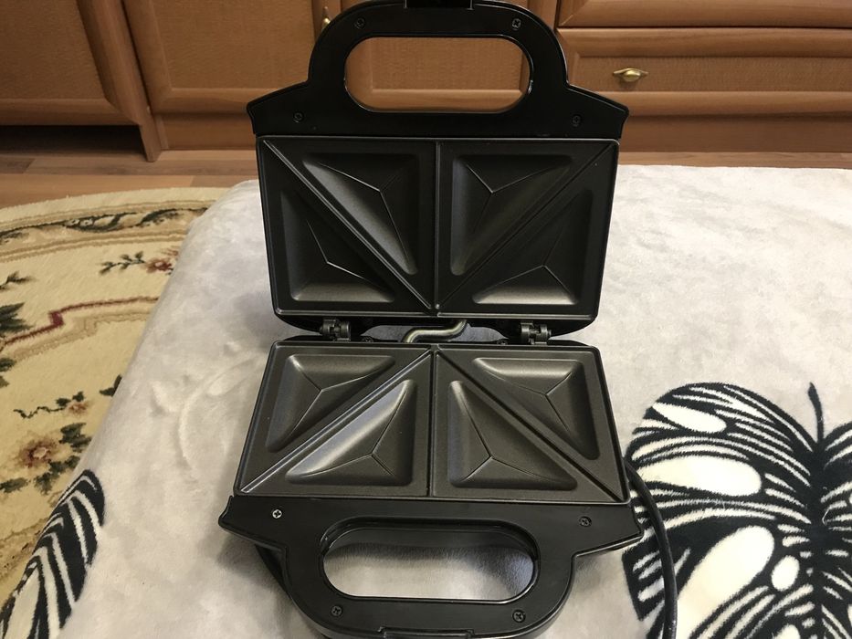 Продам бутербродницю Tefal 9000i s1