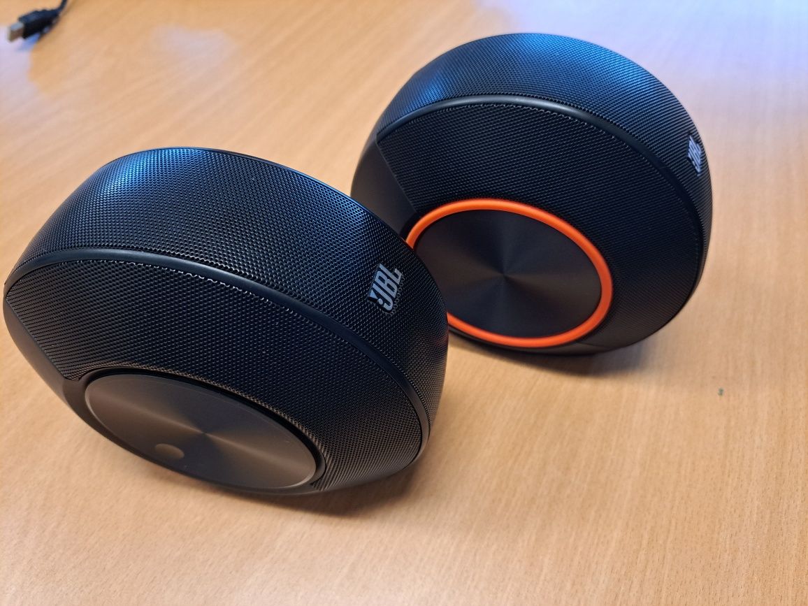 Colunas PC JBL Pebbles