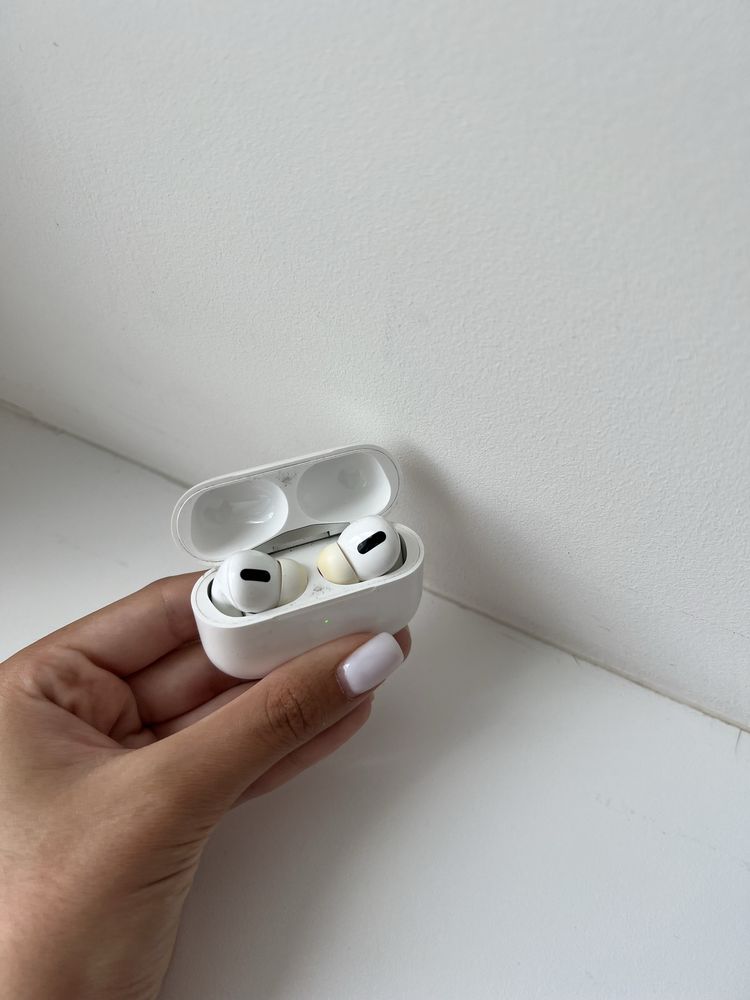 Навушники AirPods Pro