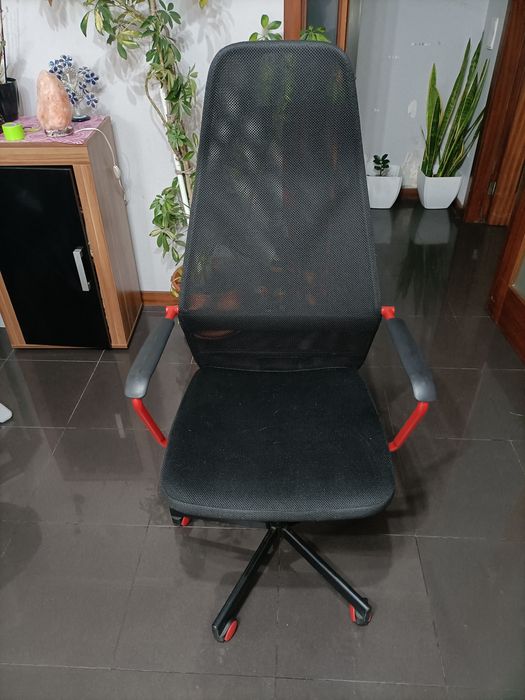 Cadeira de escritório como nova