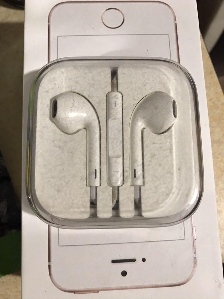 Наушники iPhone airpods