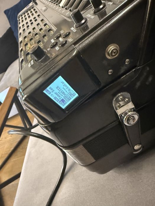 Akordeon guzikowy  Roland Fr5b