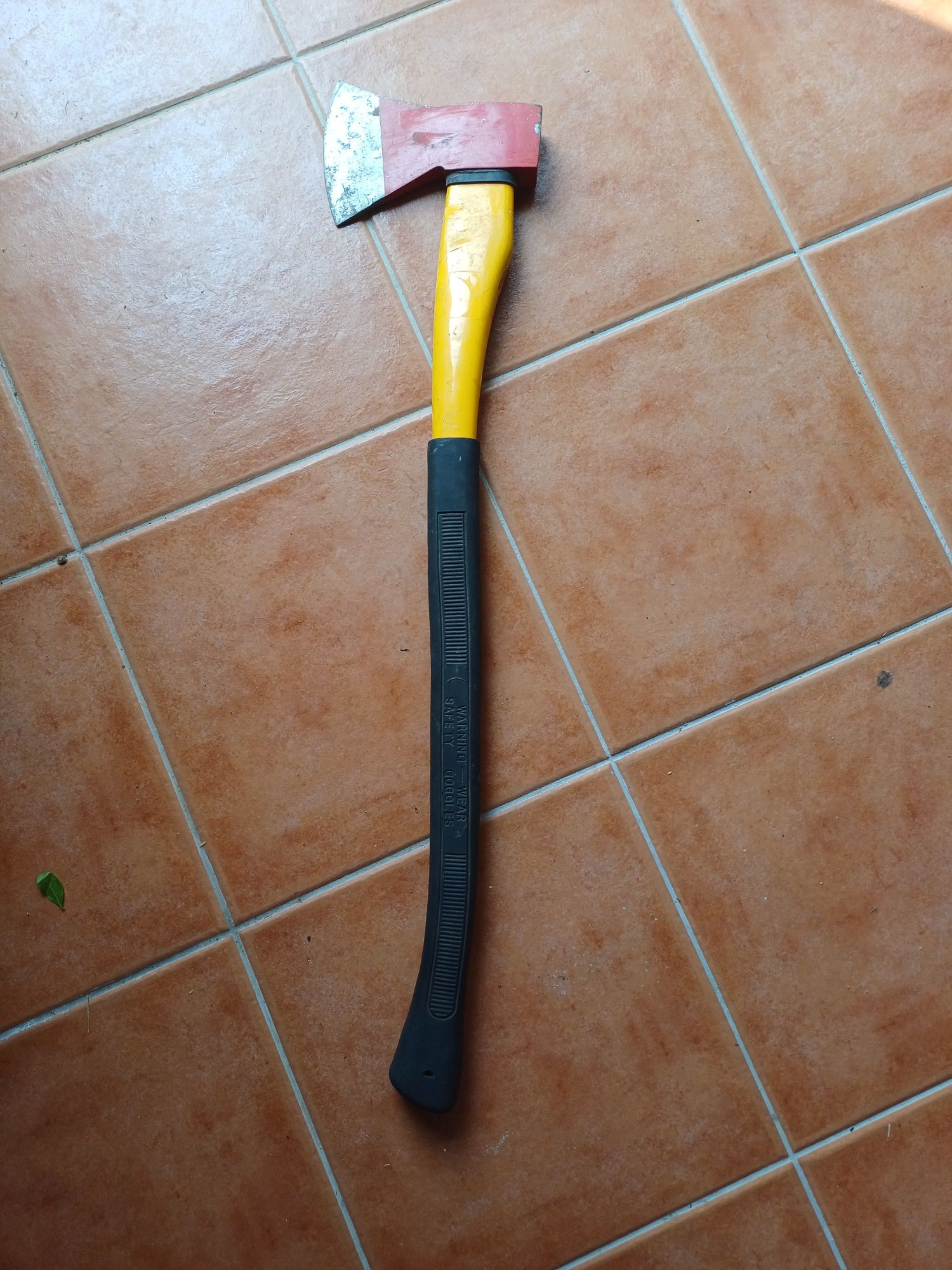 Machado moderno com 82 cm
