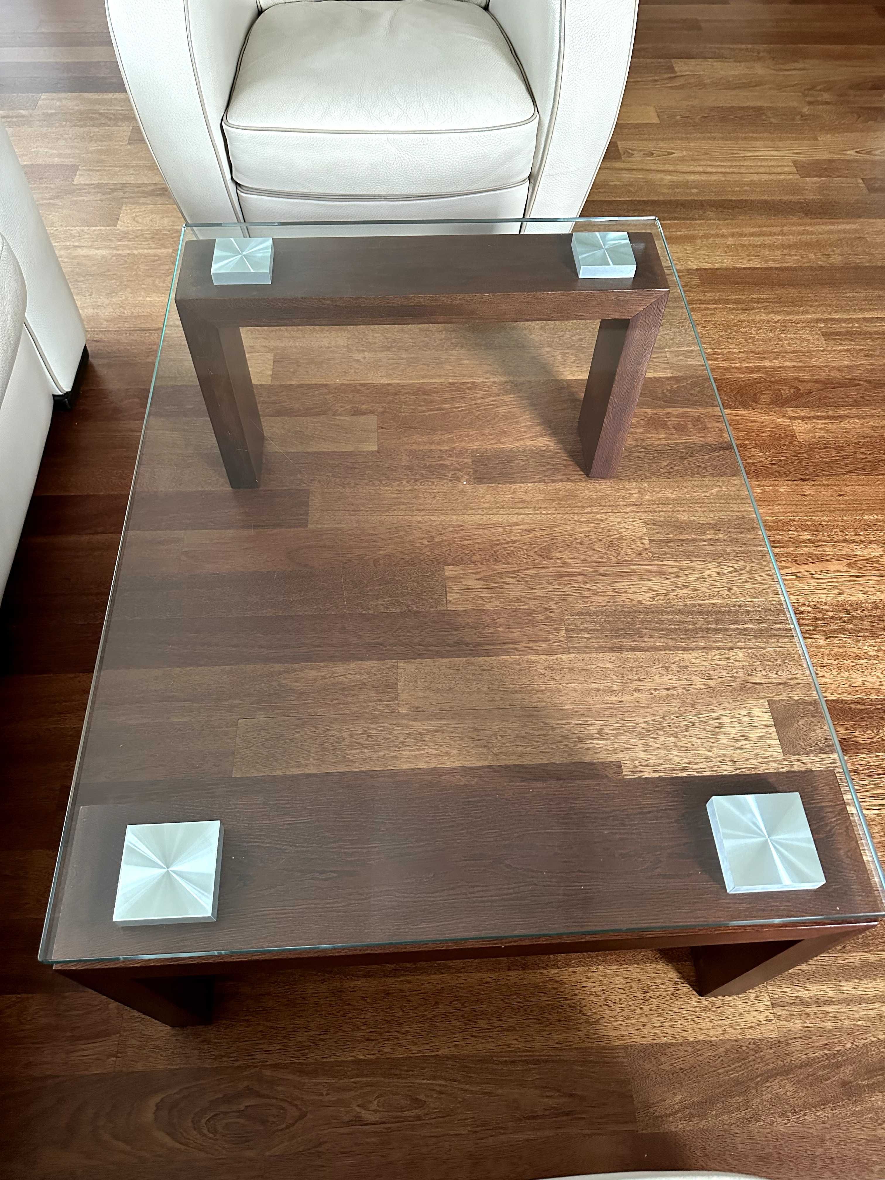 Stół szklany z drewnianymi nogami 100 x 70