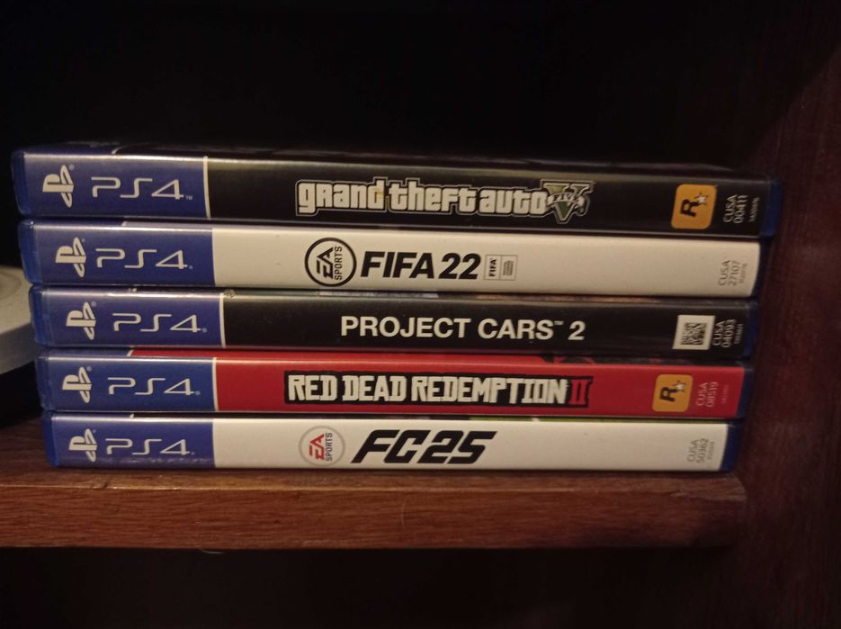 Ps4 slim 1 TB usada como nova