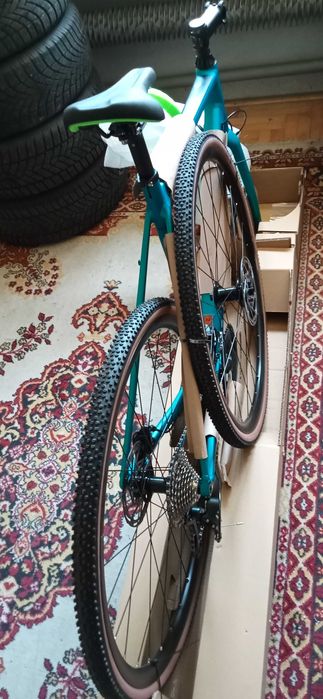 CUBE Cross Race 2024 28" rama 58cm tiagra 4700