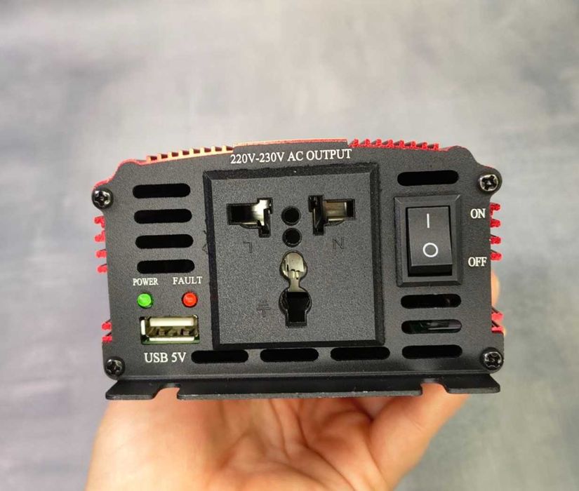 Автомобільний інвертор Power Inverter 12-220 1000W 12V UN-3054