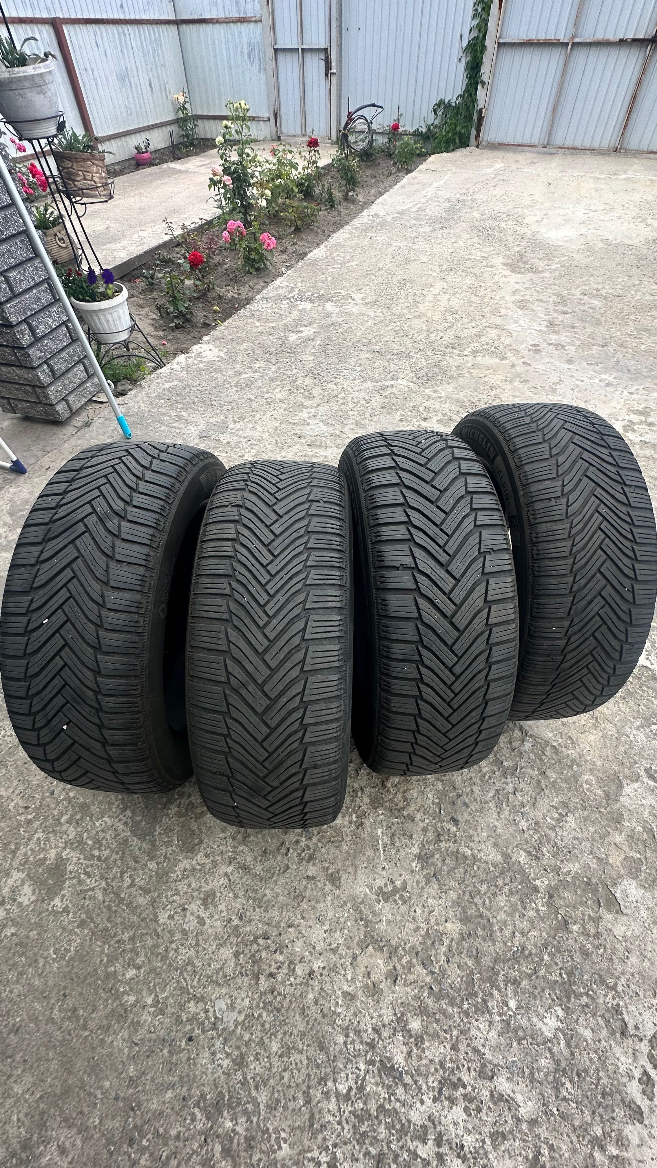 Зимові шини резина б/у 205/55 R17 Michelin Alphin 6