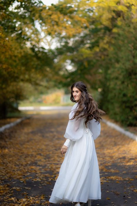 Весільна сукня 42