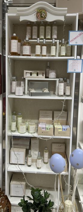 Móvel 5 prateleiras forrado