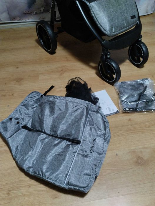 Wózek spacerowy spacerówka Momi Miya do 22 kg z akcesoriami duże koła