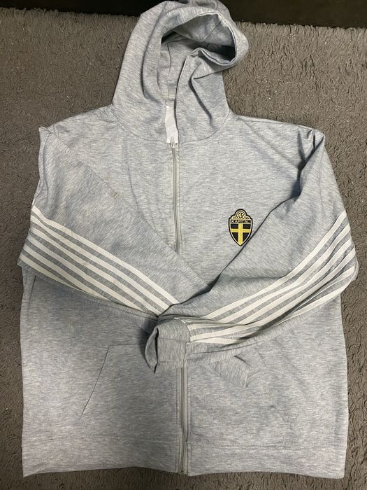 Кофта сіра з білими полосками