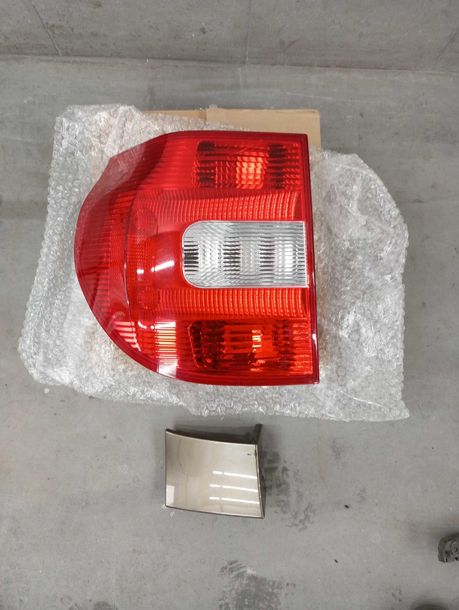 Lampa tylna lewa/lewy tył SKODA YETI 09-13