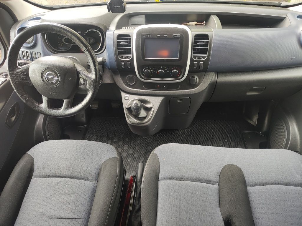 Opel Vivaro B LONG 1.6 BiTurbo 140KM 2015 9 os Klima 3 strefy ZAMIANA