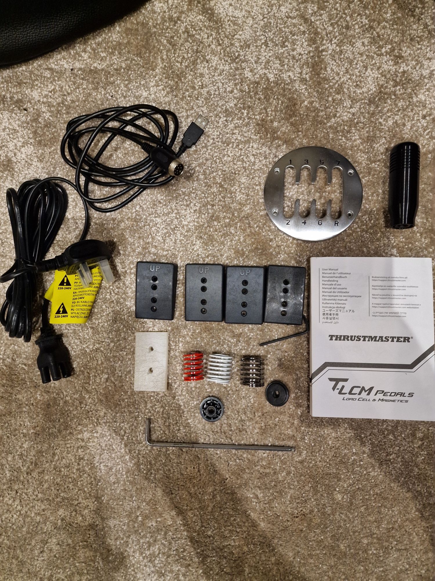 T300RS GT + TLCM pedais + TH8A caixa + base gt omega classic simulador