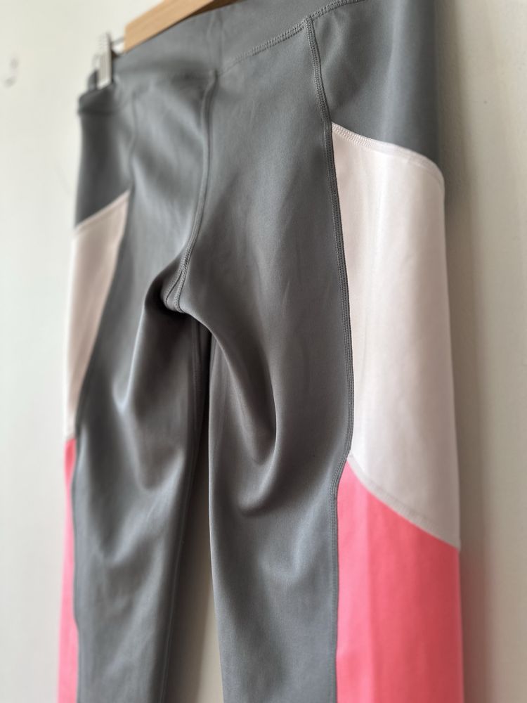 Sportowe leginsy z Nike