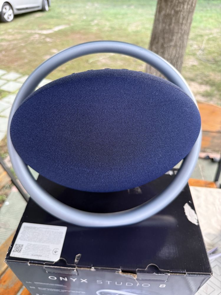 Harman Kardon Onyx Studio 8
