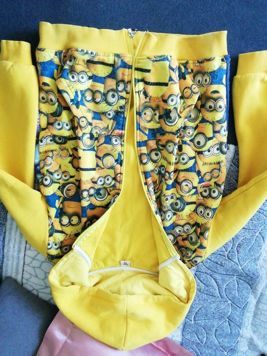 Толстовка миньон дуже гарна 7-10лет