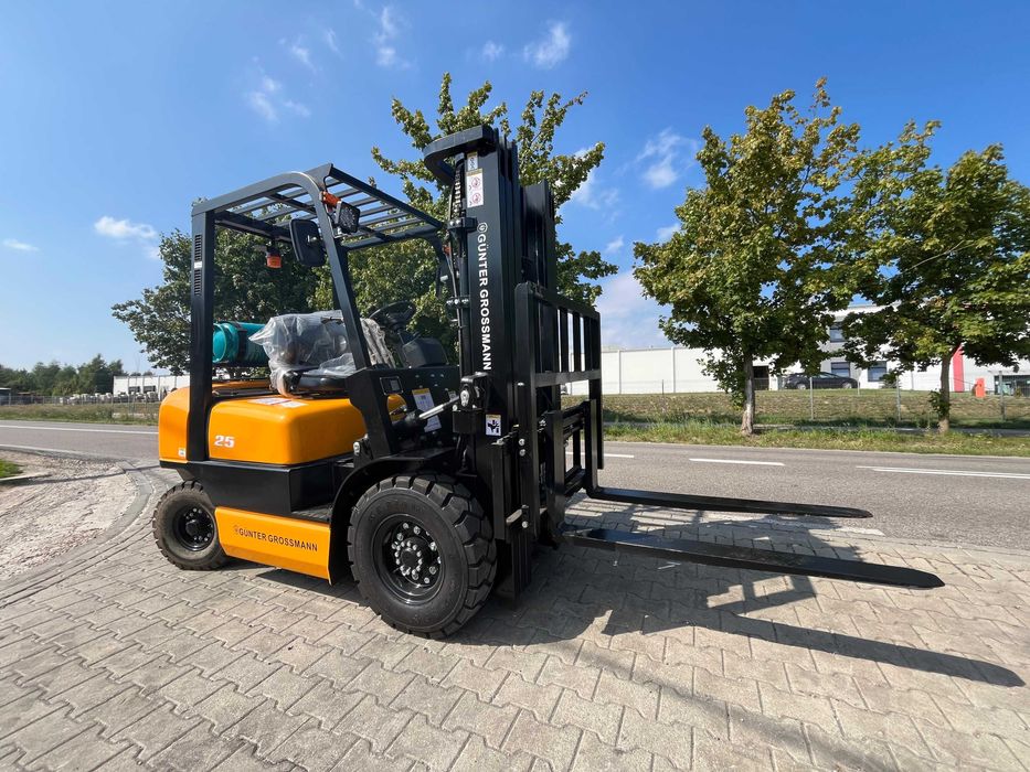 Nowy wózek widłowy 2,5T duplex Gunter Grossmann. Silnik Kubota. LPG