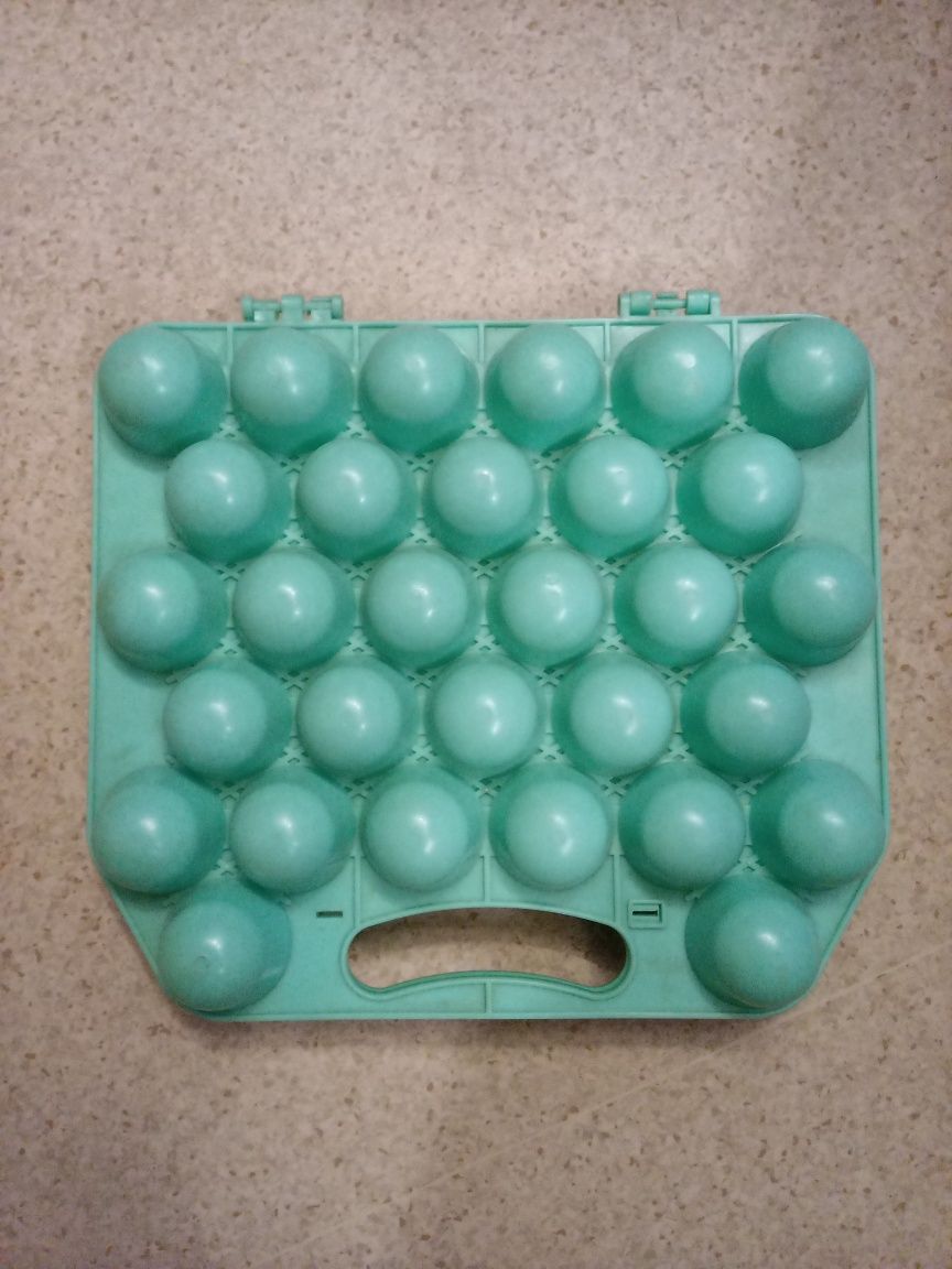 Лоток для яиц на 30 штук.