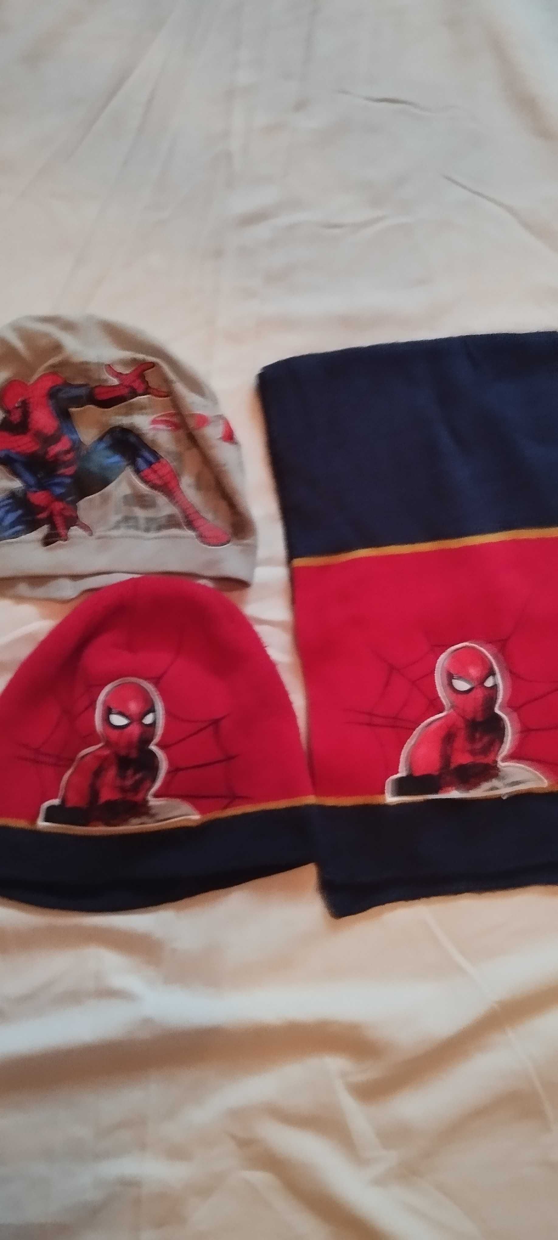 zestaw ubrań ze spiderman