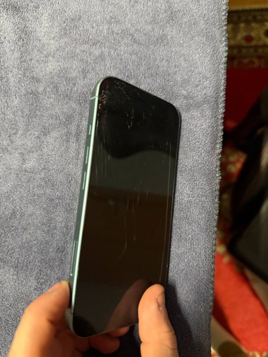 Продам Iphone 16