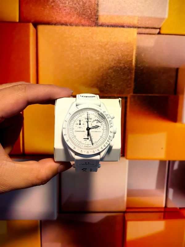 Swatch x Omega Bioceramic MoonswatchMission To MoonphaseSnoopySO33W700