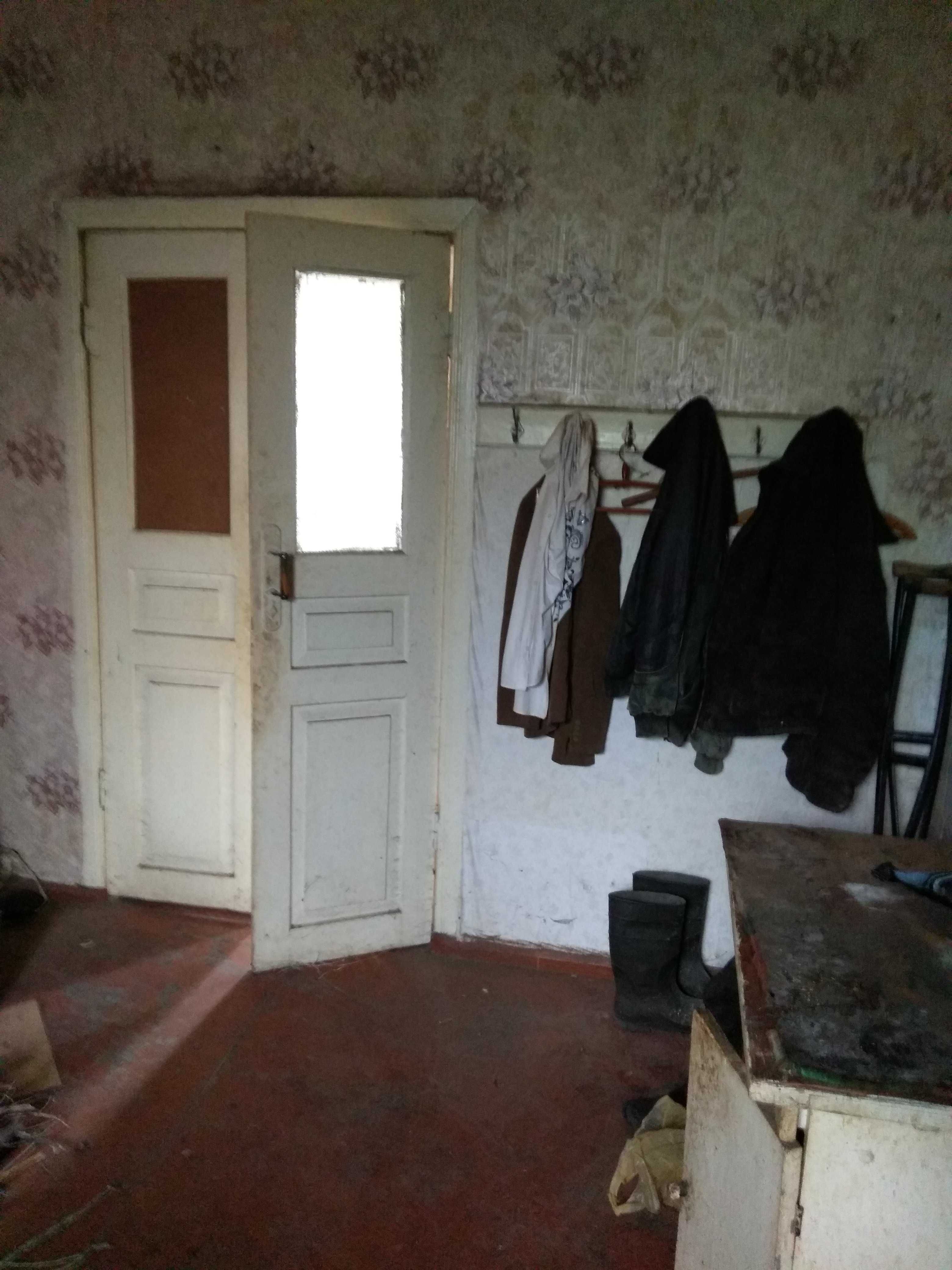 Дім з ділянкою в с. Вири