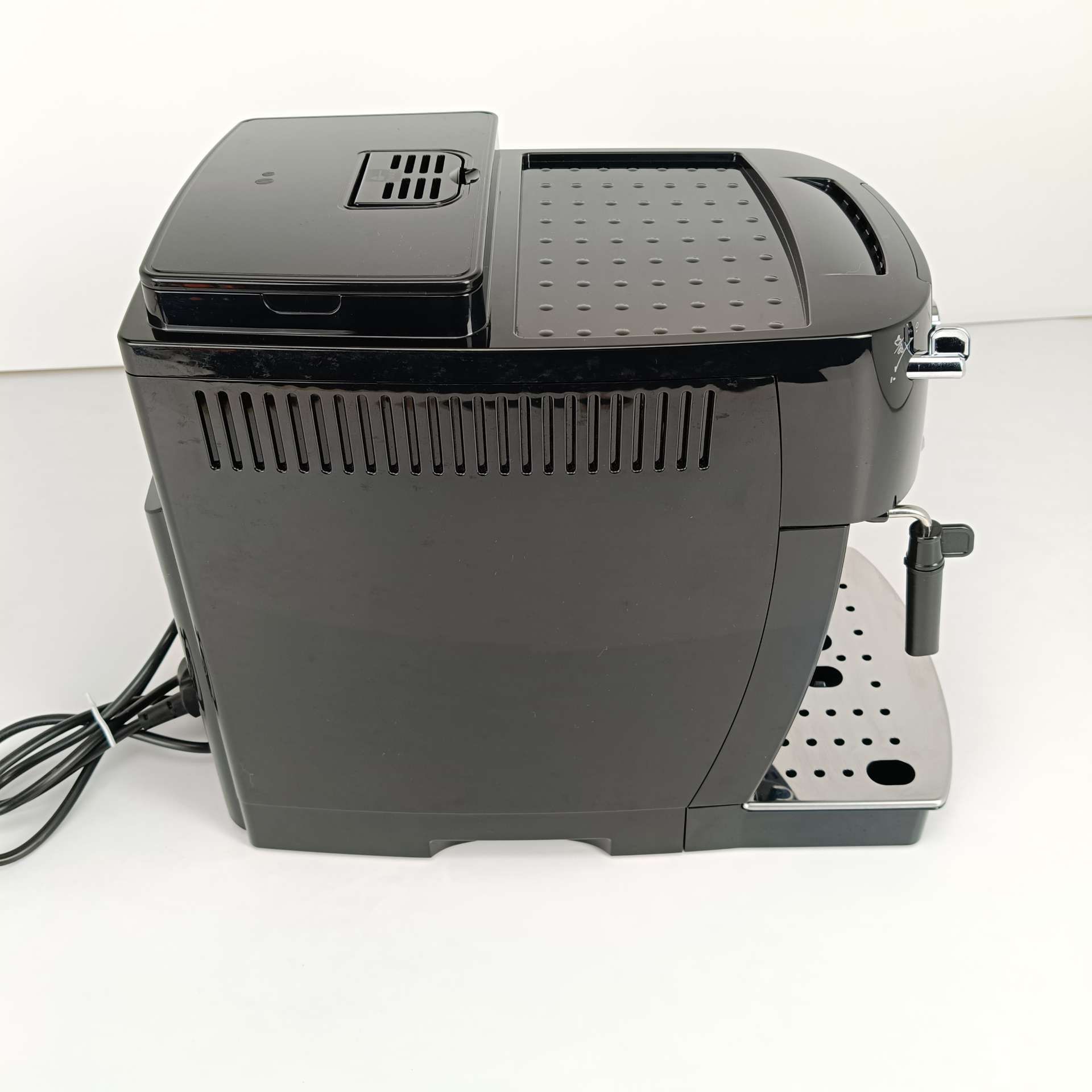 Ekspres do kawy ciśnieniowy De'Longhi ECAM 22.110 B 1450W czarny