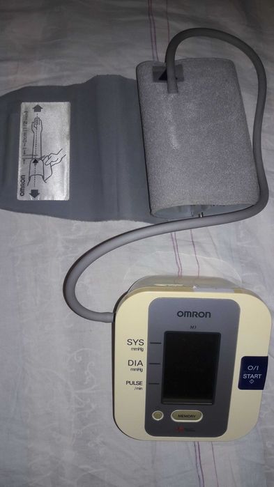 Тонометр M3 Intellisense HEM-7051-E. В чудовому стані.