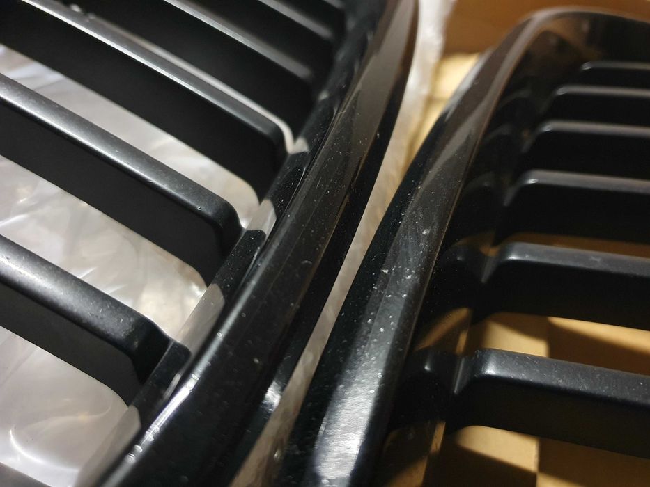 Grelhas BMW Série 2 F22 Originais em Preto Brilhante