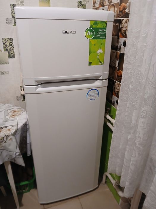 Продам холодильник Веко