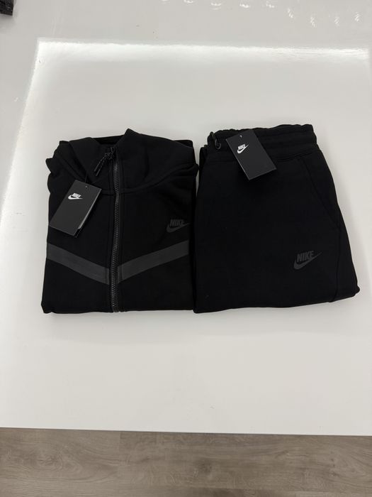 Nike tech preto conjunto