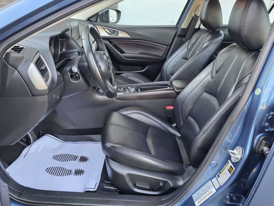 Mazda 3      2017