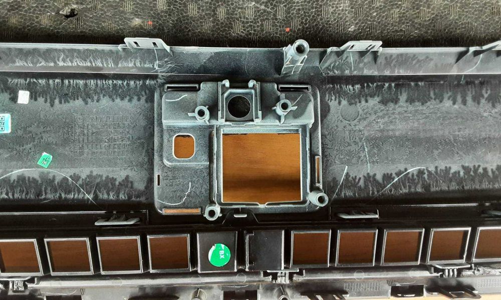 Решітка радіаторів Polestar 2 рестайлінг 2023-2024 фарба 729