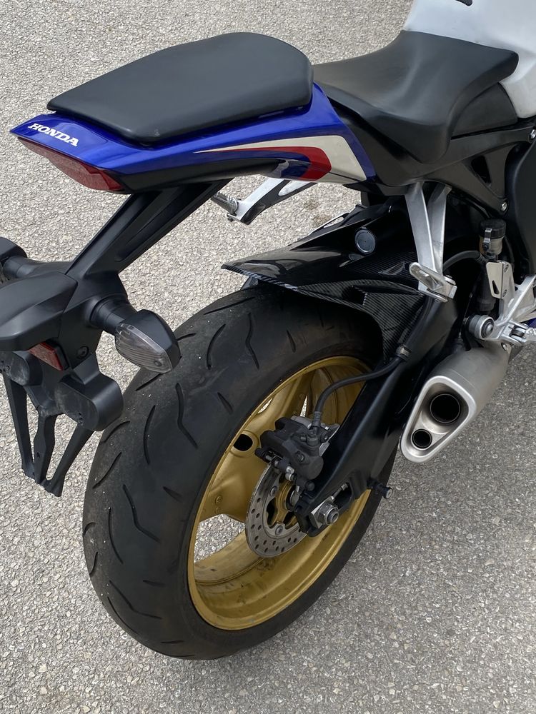 Honda cbr 1000RR (ler descricao)