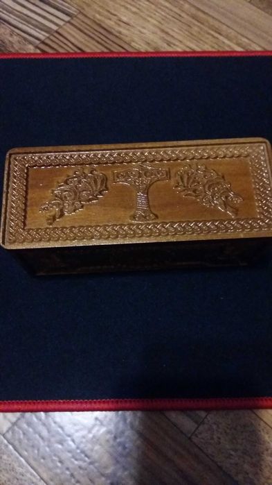 Скандинавские руны из ясеня