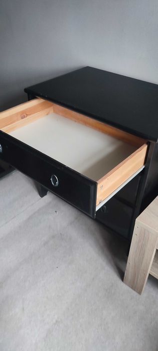 Komoda drewniana do sypialni + stolik