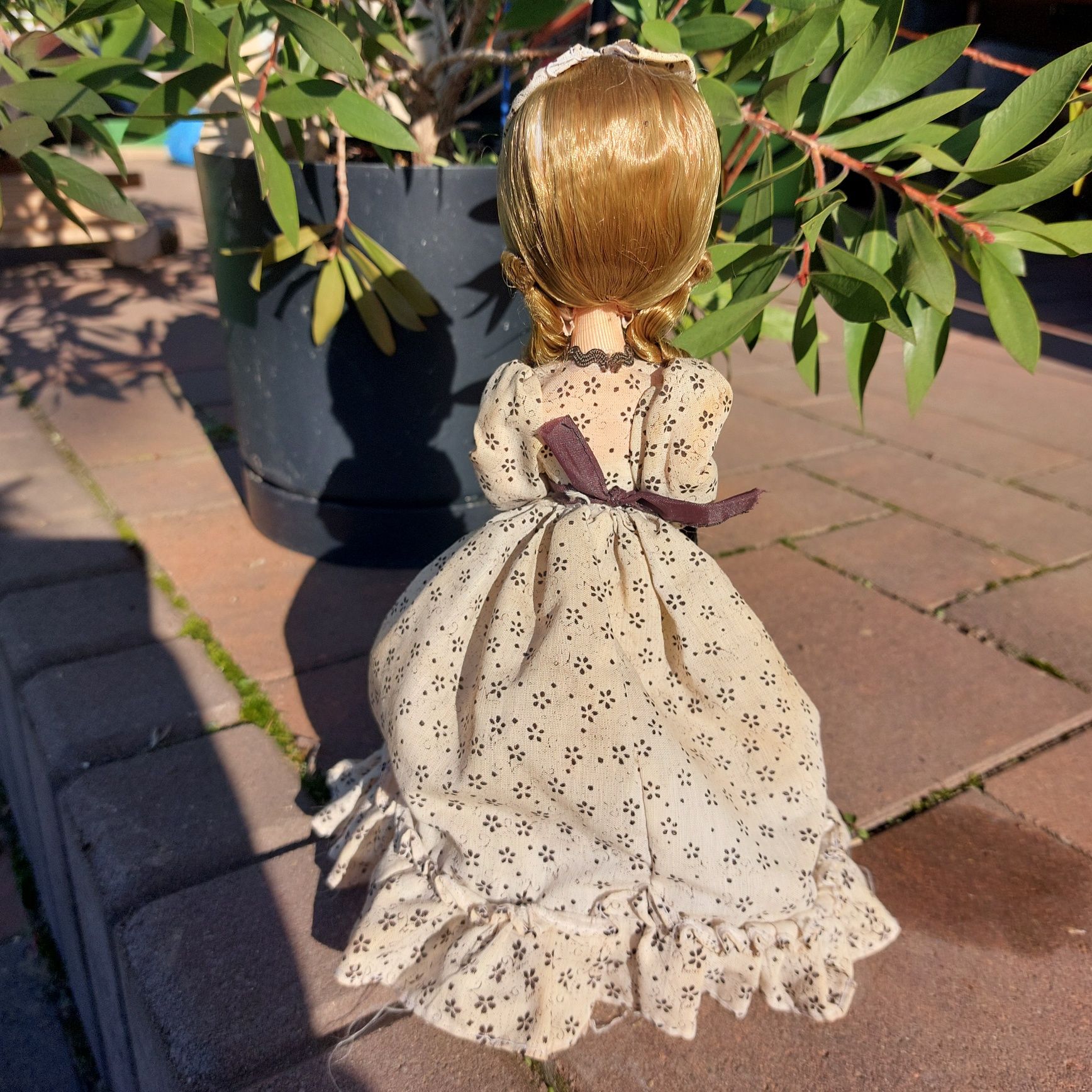 Lalka kolekcjonerska 24 cm
