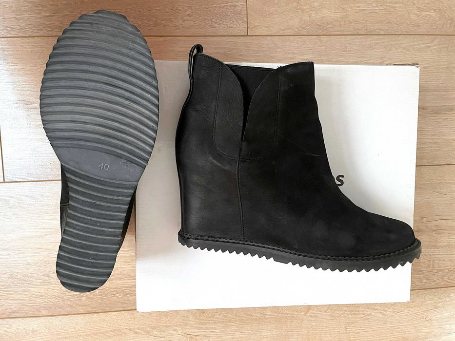 Botki Solo Femme czarny nubuk koturn nowe 419zł