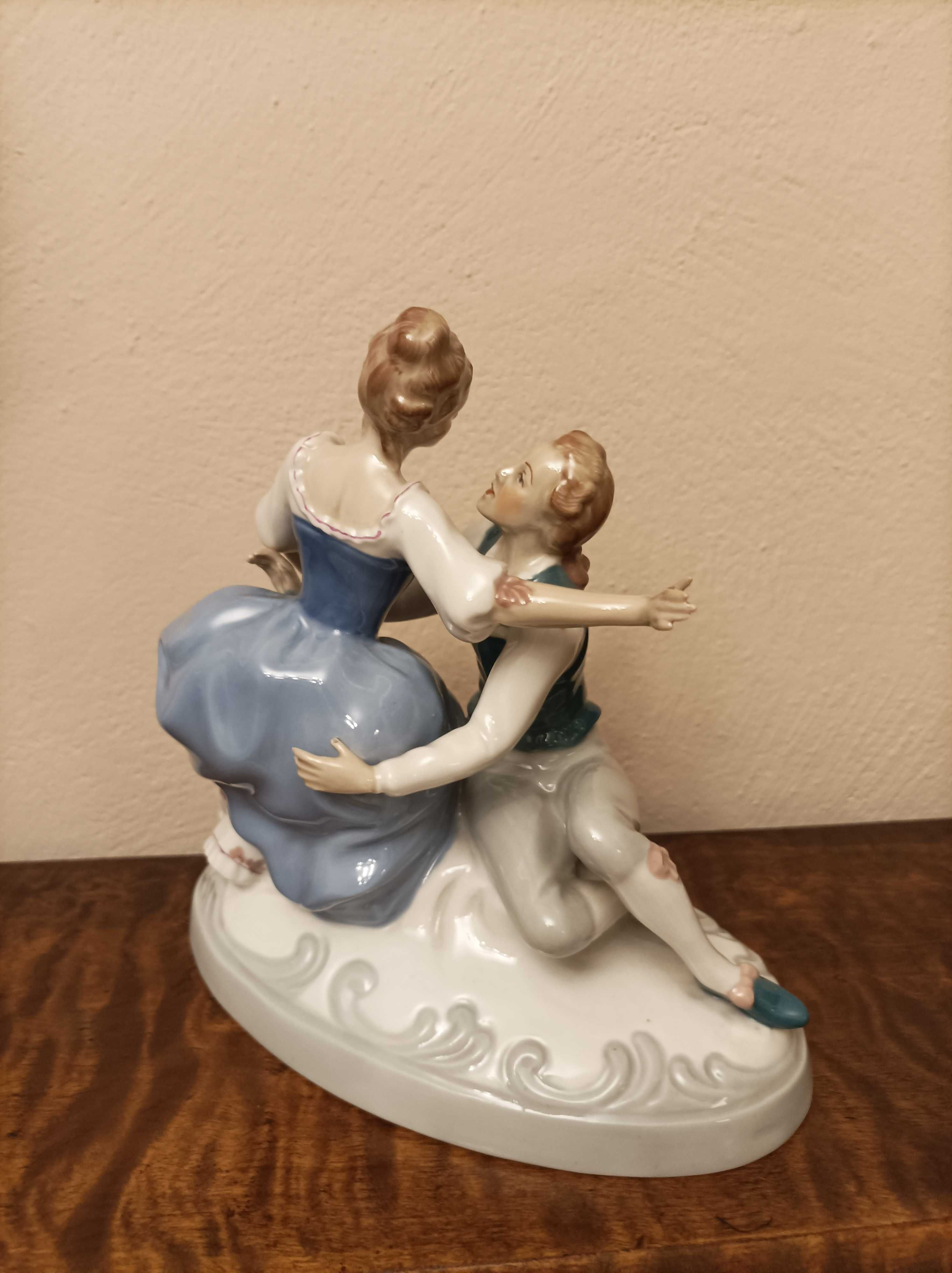 stara piękna figurka porcelanowa
